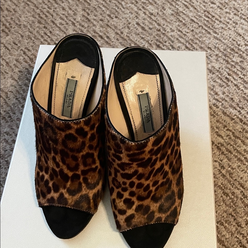 Prada Leopard Print Calf hair Peep toe Slide , Sz 6,5
Preowened . - Picture 3 of 4